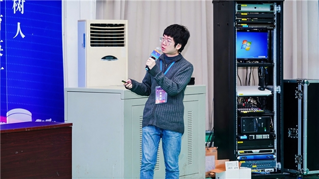 百模论剑决赛第2日 | 多赛道展演答辩,“人工智能+” 活力迸发(图7) 百模论剑决赛第2日 | 多赛道展演答辩,“人工智能+” 活力迸发(图7)