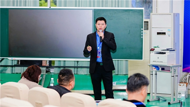 百模论剑决赛第2日 | 多赛道展演答辩,“人工智能+” 活力迸发(图9) 百模论剑决赛第2日 | 多赛道展演答辩,“人工智能+” 活力迸发(图9)